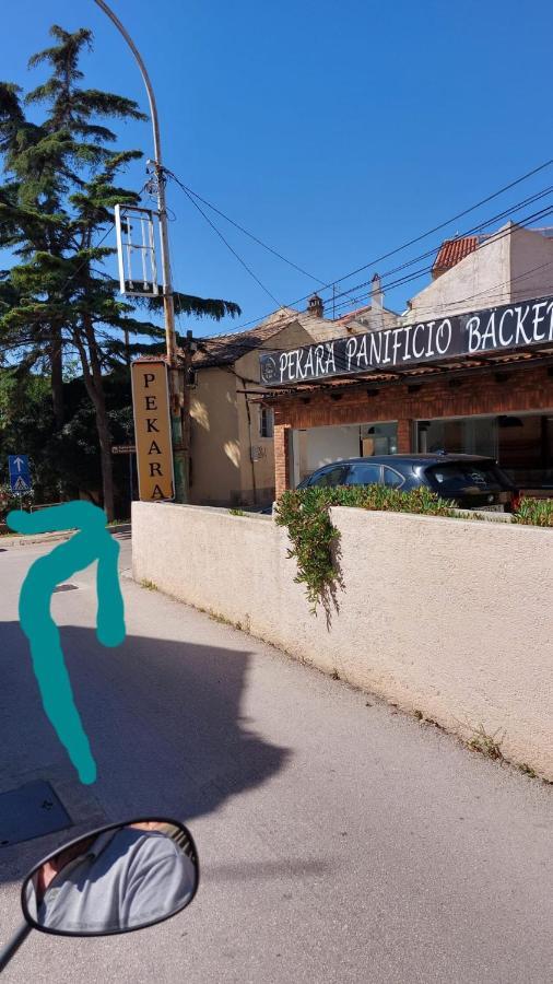 Apartman Kristina And Free Parking Mali Lošinj Dış mekan fotoğraf