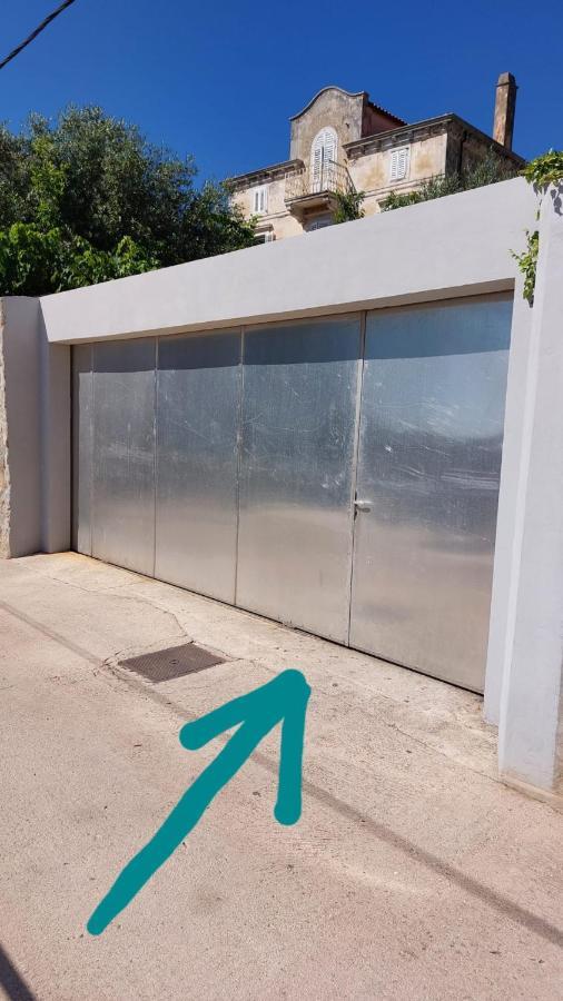 Apartman Kristina And Free Parking Mali Lošinj Dış mekan fotoğraf