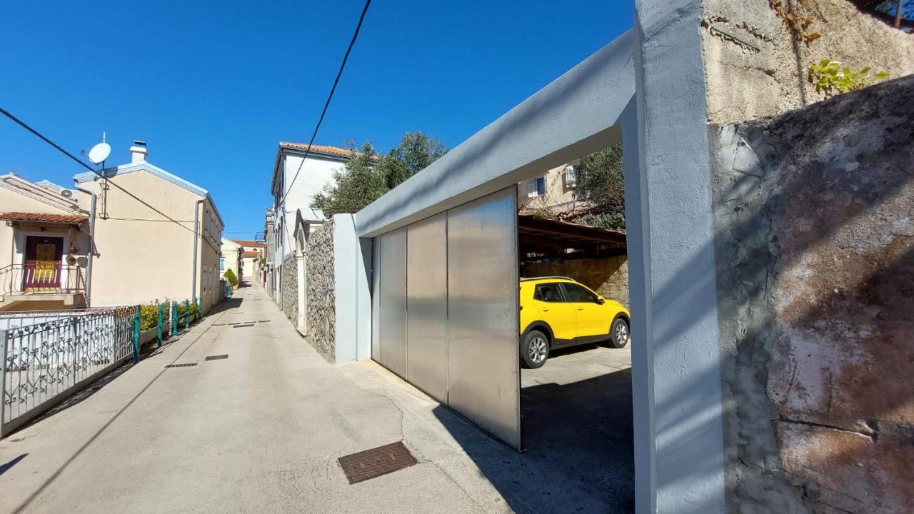 Apartman Kristina And Free Parking Mali Lošinj Dış mekan fotoğraf